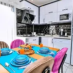 דירה 2 Bedroom With Private Pool *