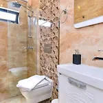 2 Bedroom With Private Pool דירה