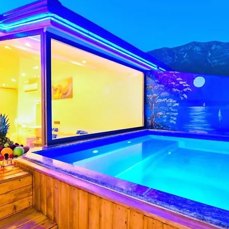 2 Bedroom With Private Pool דירה