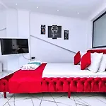 Apartmán 2 Bedroom With Private Pool