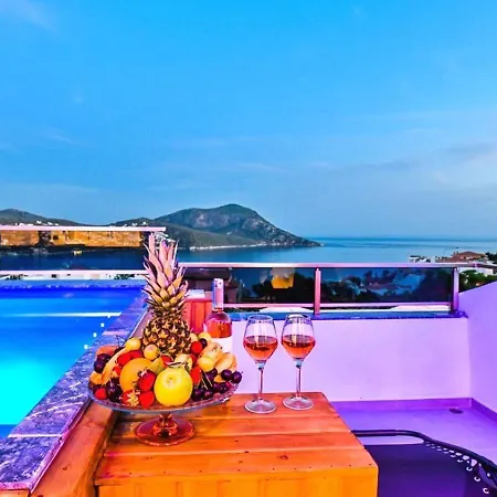 Apartment 2 Bedroom With Private Pool *